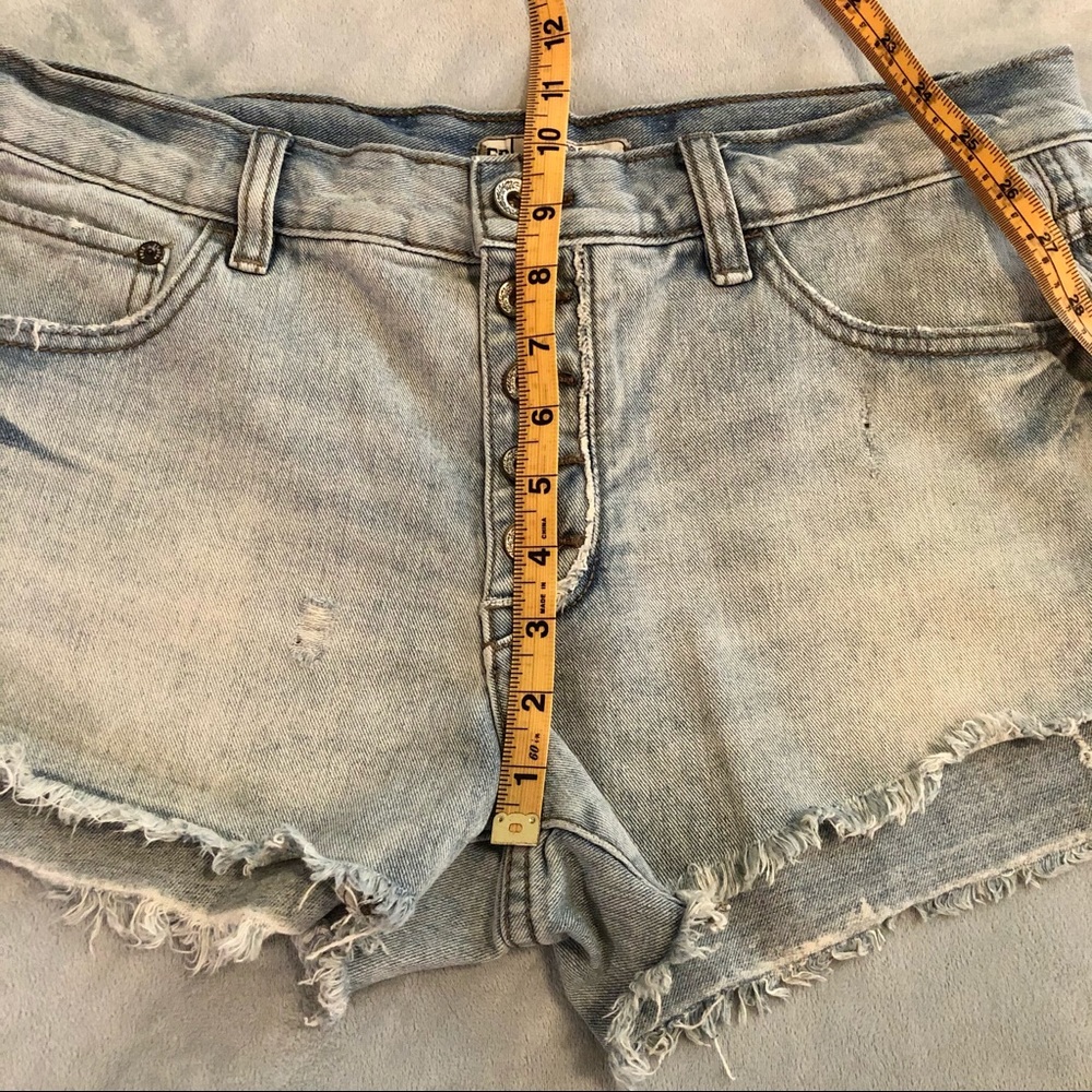 ✅SOLD![Free People] Button Fly Cutoff Denim Shorts - Picture 13 of 15